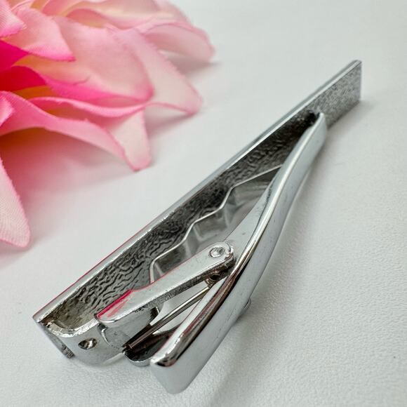Long Skinny Tie Clip Bar Clasp Satin Finish Silver Tone Textured Squares Matte - Picture 4 of 9